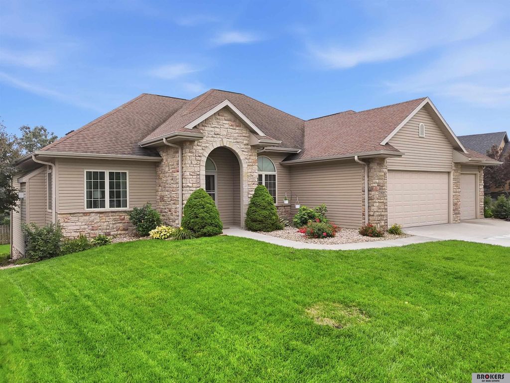 2439 Emily Lane, Lincoln