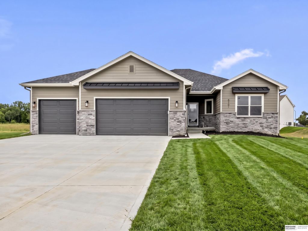 6201 N 207th Street, Elkhorn