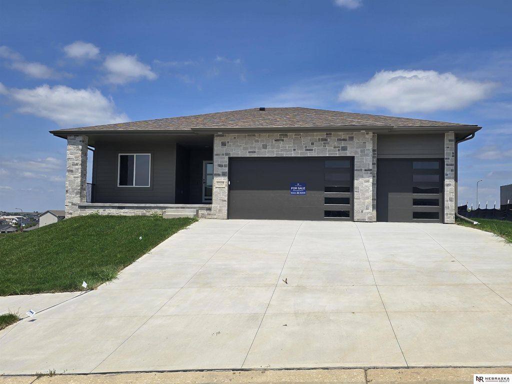 17118 Cora Street, Bennington