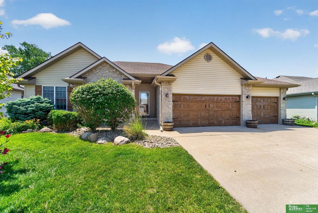 940 Key Circle, Carter Lake