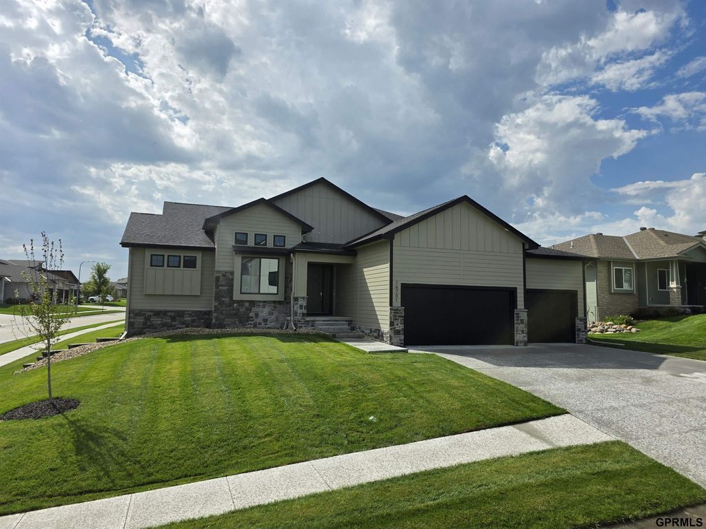 16701 Sheffield Street, Bennington