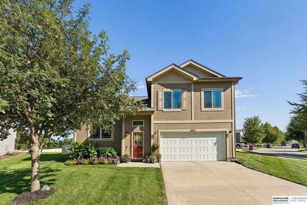8051 N 144th Avenue Circle, Bennington