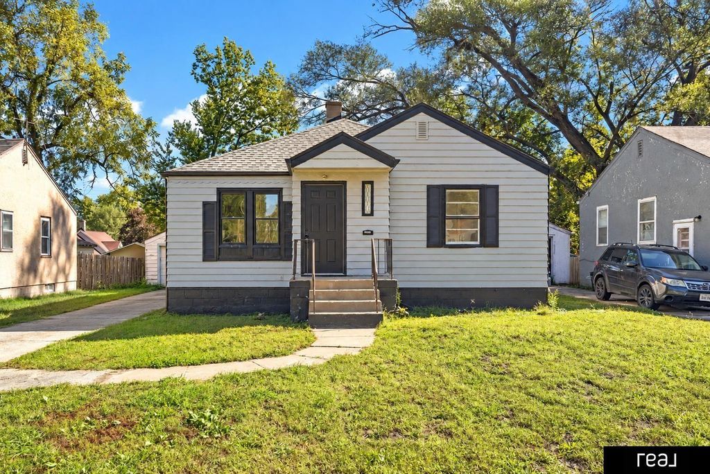 3929 N 42nd Street, Omaha
