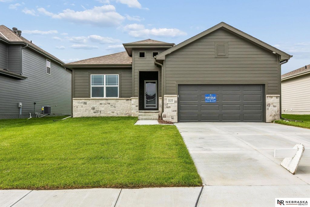 16105 Isabella Street, Bennington