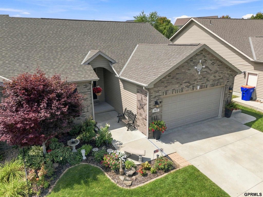 7673 Phares Drive, Lincoln