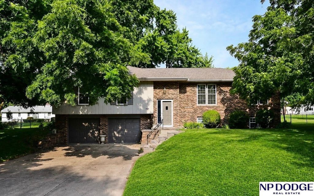 1042 S 217 Street, Elkhorn
