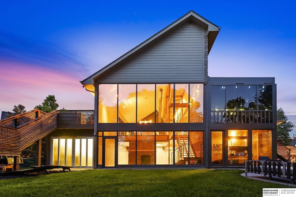 21428 Hickory Street, Elkhorn