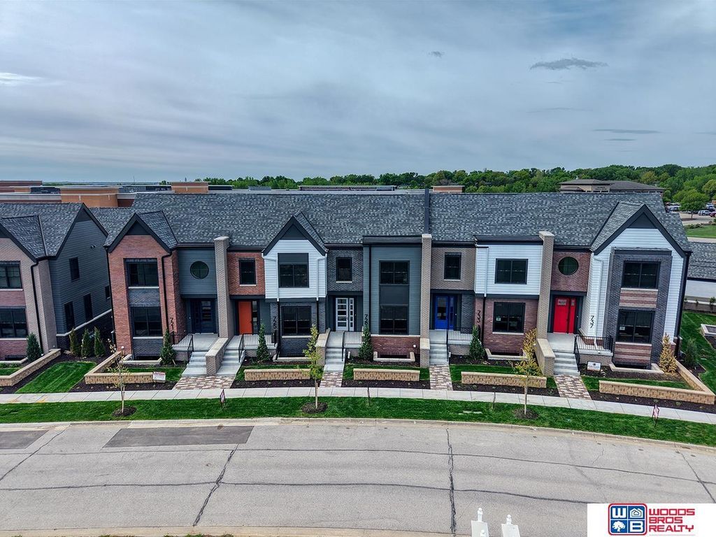 733 Blue Sage Boulevard, Lincoln
