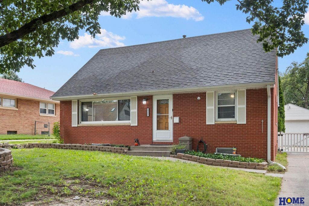 4225 Pioneers Boulevard, Lincoln