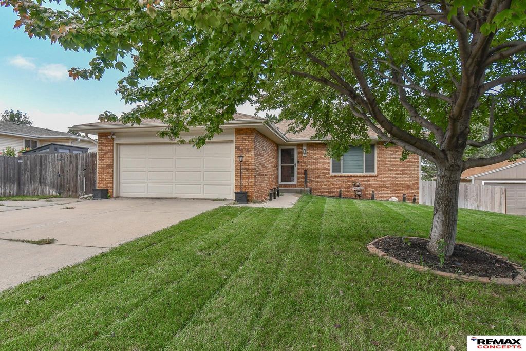 5214 English Drive, Lincoln