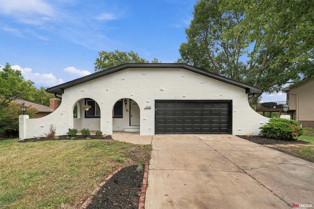 6932 Antler Drive, Lincoln