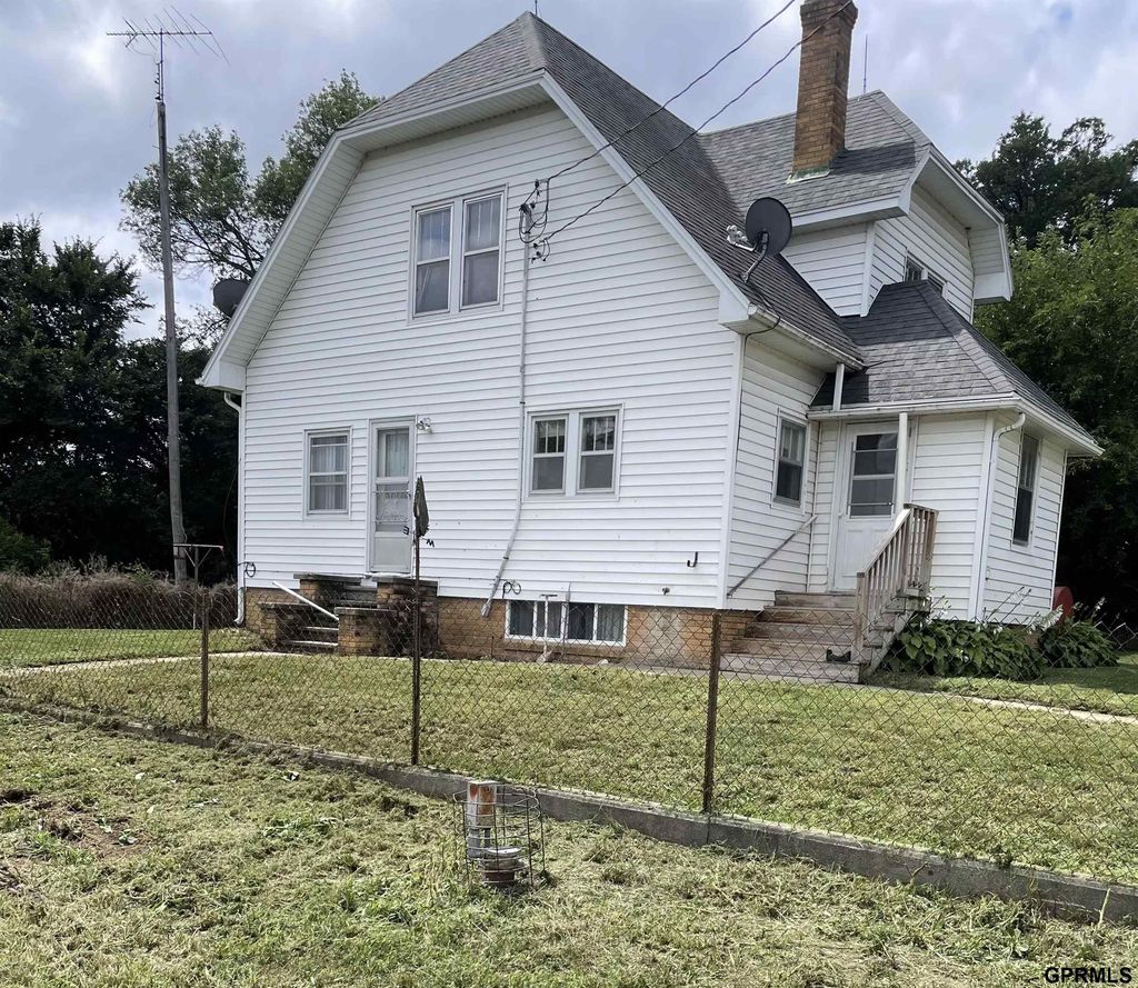 275 6th Road, Dodge