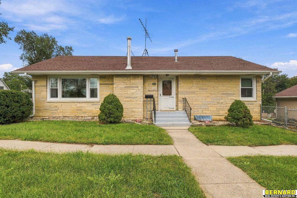 682 Chestnut Street, Syracuse