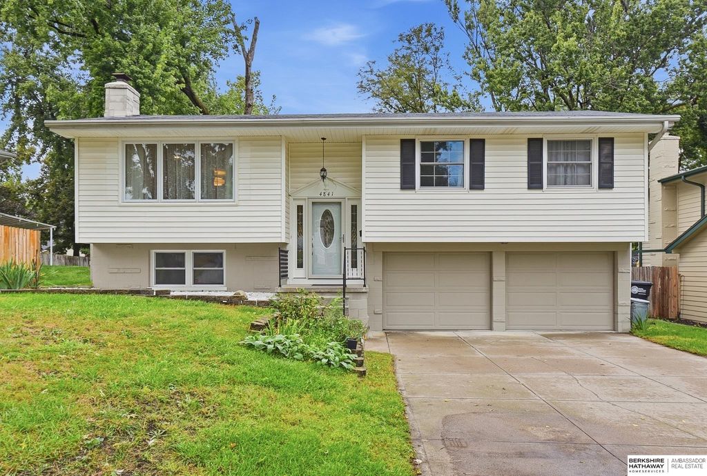 4841 S 93rd Avenue, Omaha