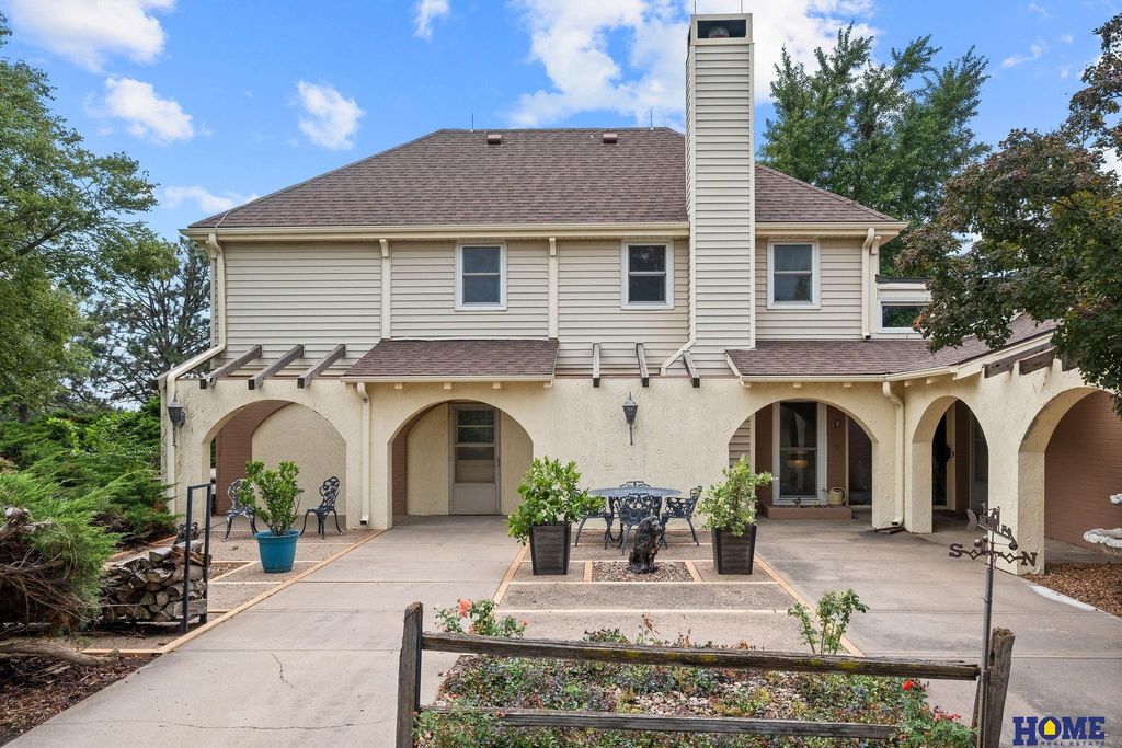 1700 W Ridge Road, Lincoln