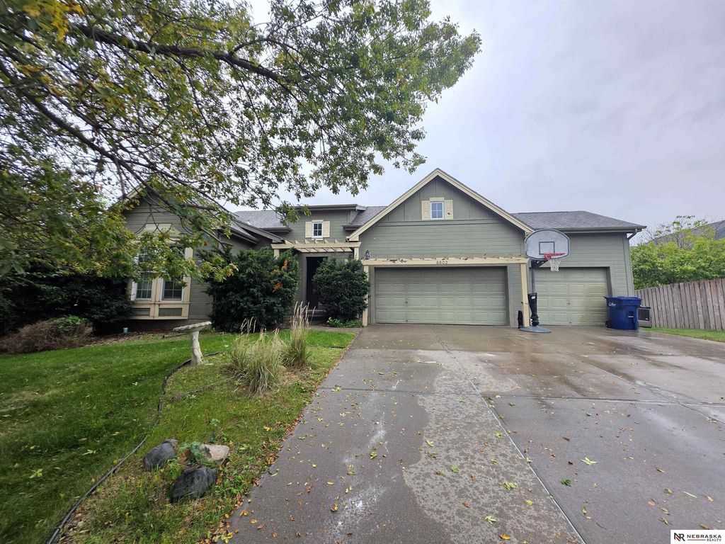 9502 S 27th Street, Bellevue