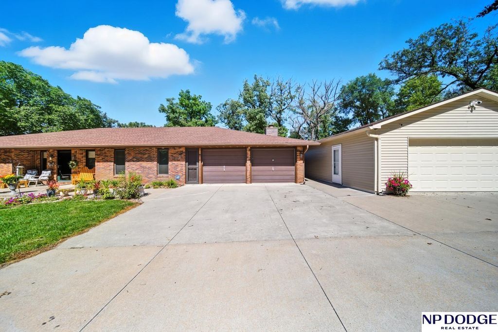 27612 Fontanelle Oaks Circle, Nickerson
