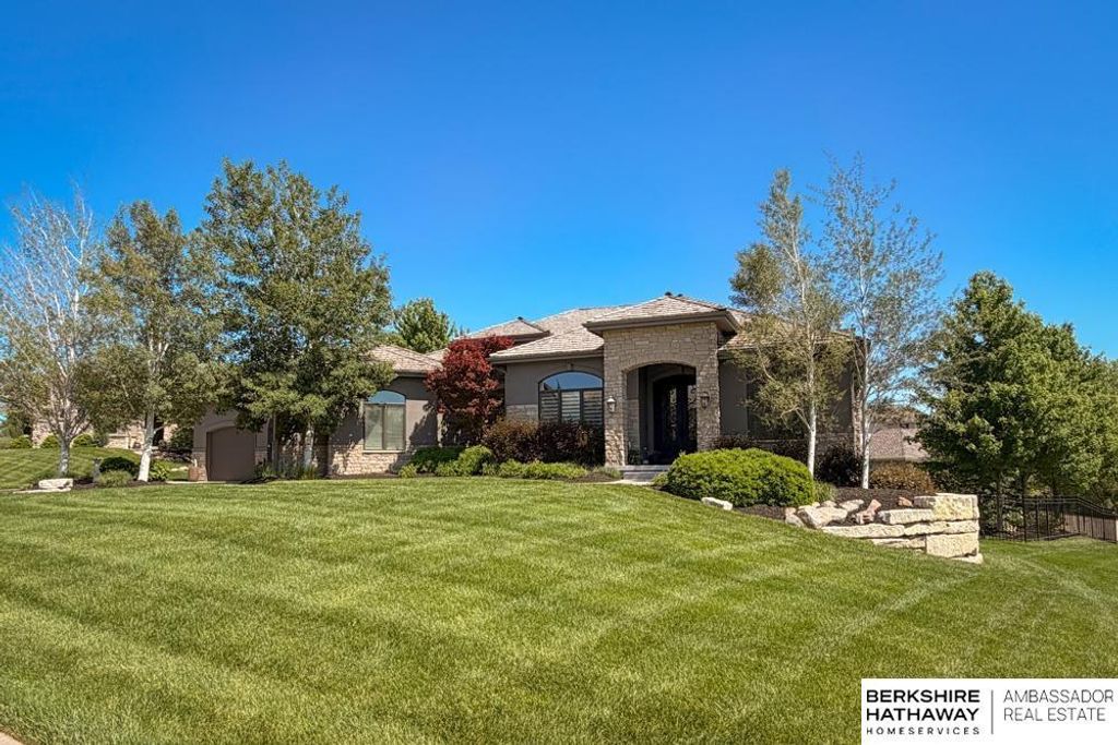 17463 Farnam Circle, Omaha