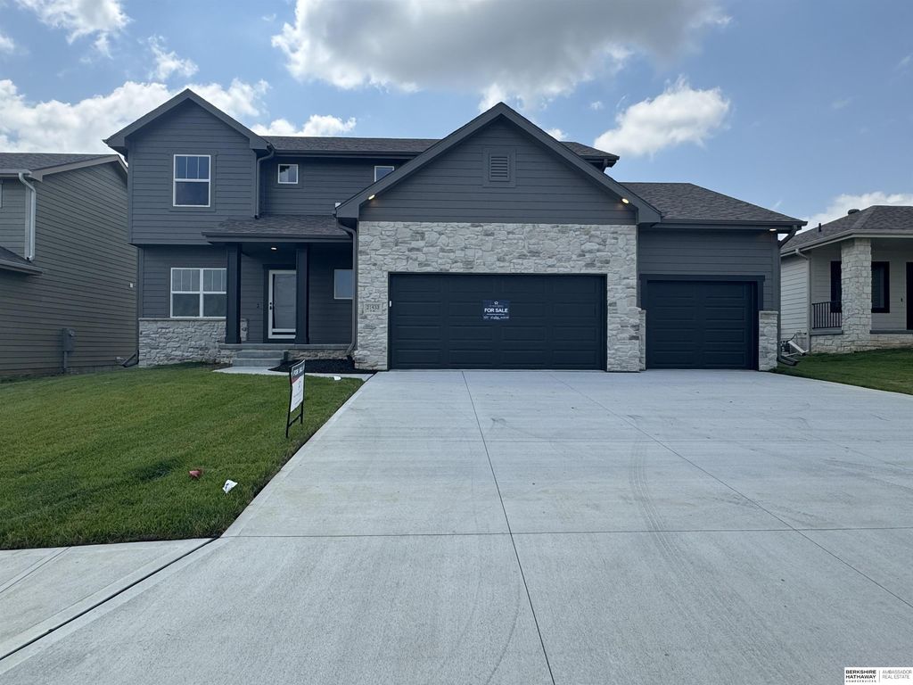 21433 Y Street, Elkhorn