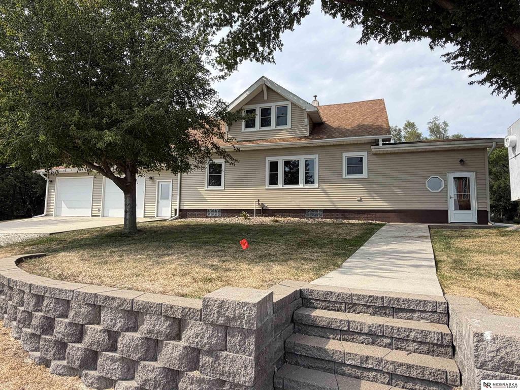 651 County Road 9, Oakland