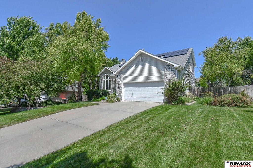 7432 Grand Oaks Drive, Lincoln