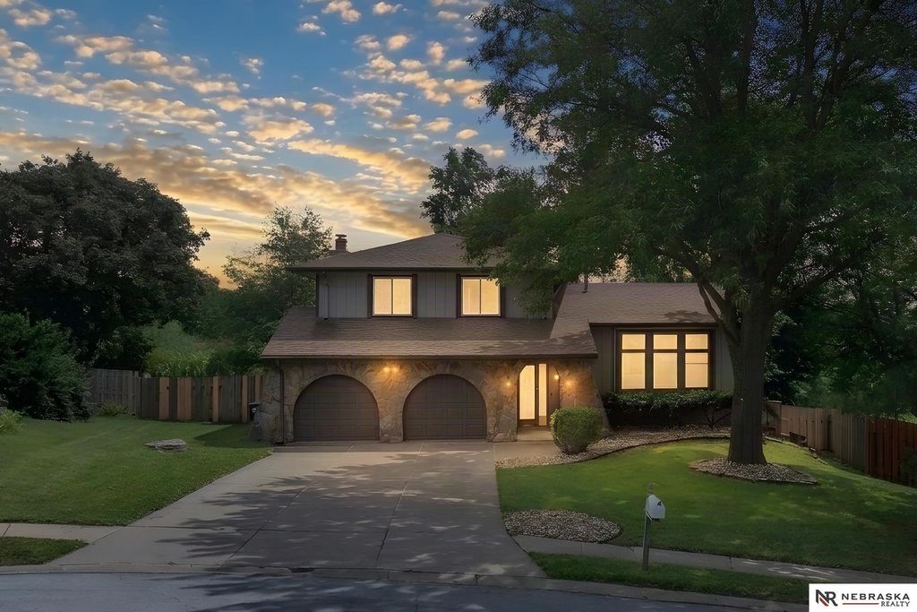 11311 Taylor Street, Omaha