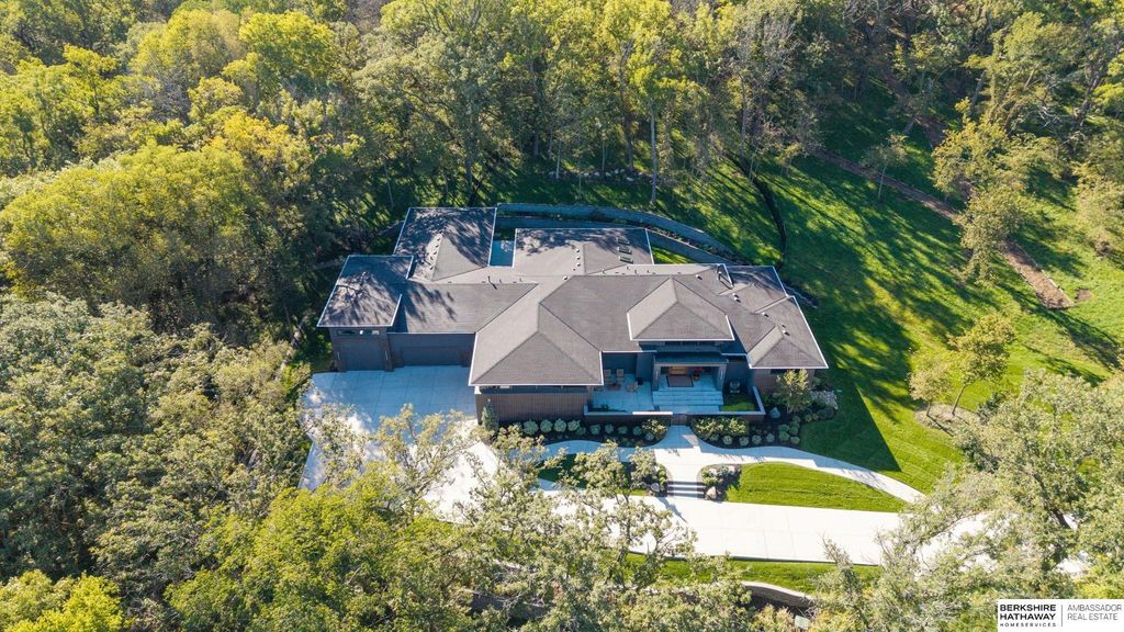 23303 K Plaza, Elkhorn