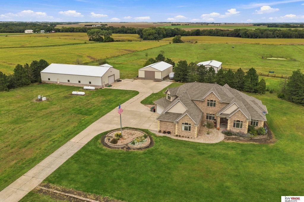 2644 W I Street, Wymore
