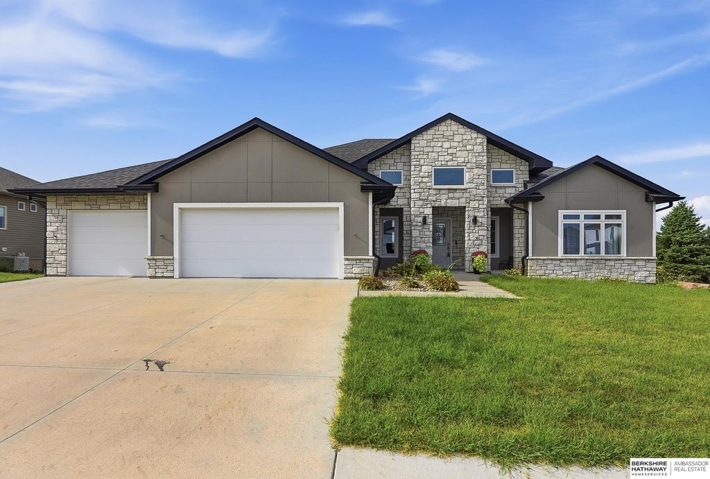 128 E Sloup Drive, Wahoo