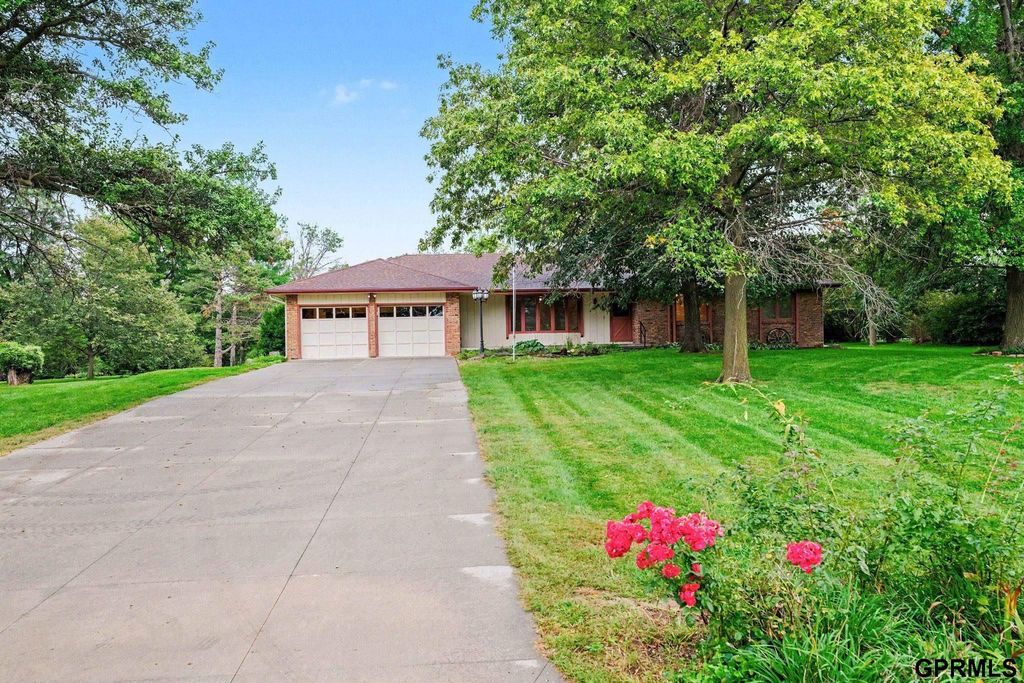 13707 S 127th Street, Springfield