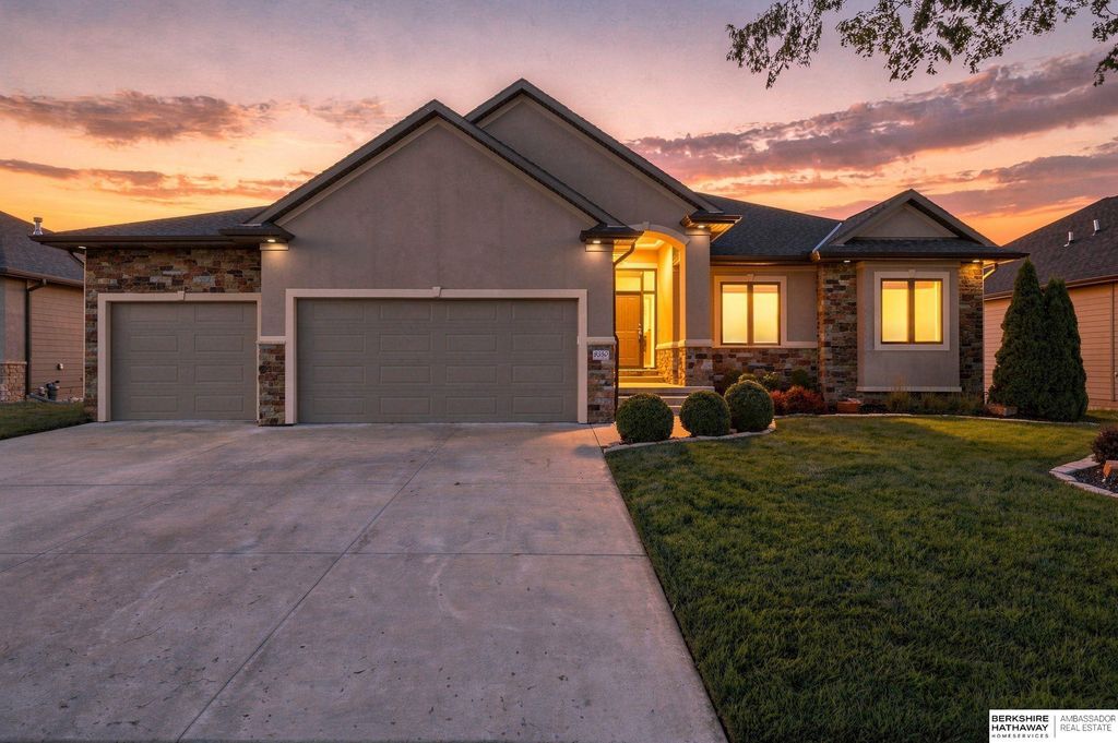 9350 S 32nd Street, Lincoln