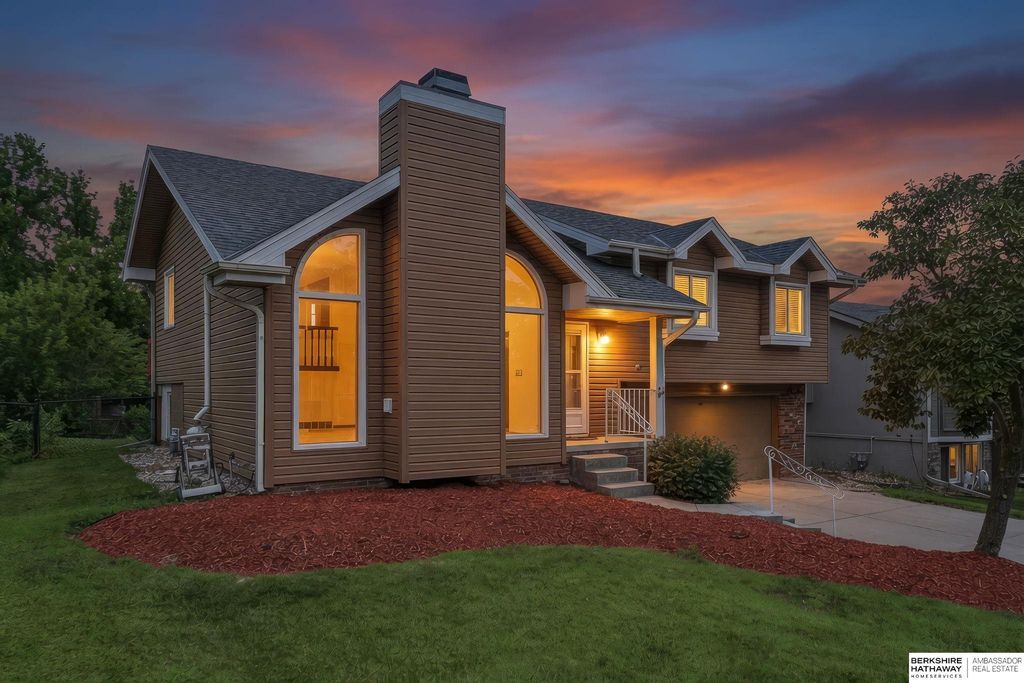 15428 Locust Street, Omaha