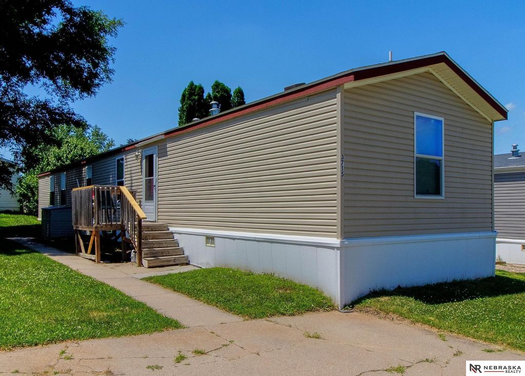 3715 Nw Fairwood Court, Lincoln