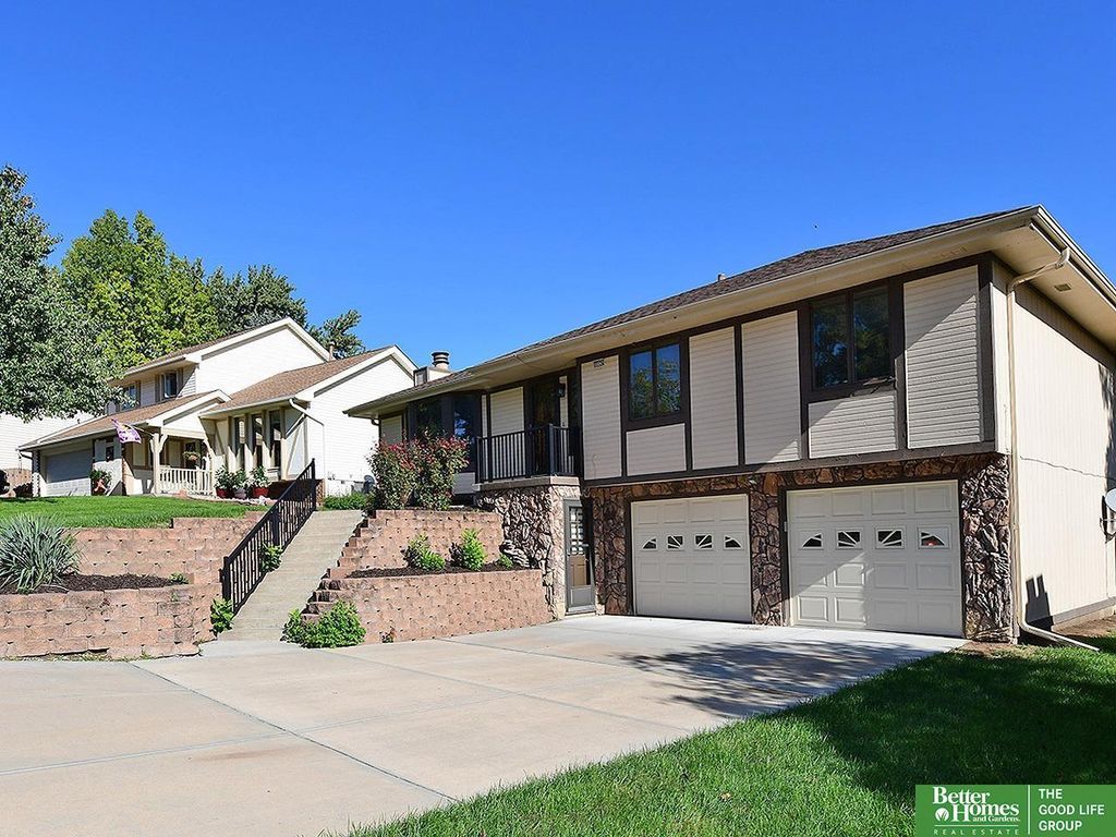 15524 Leavenworth Street, Omaha