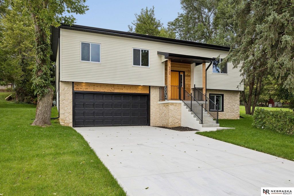2304 S 7th Street, Omaha