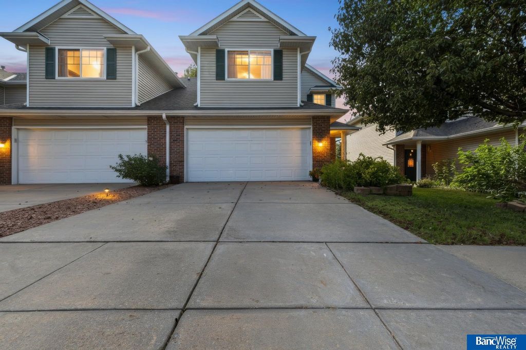 6917 Naples Drive, Lincoln