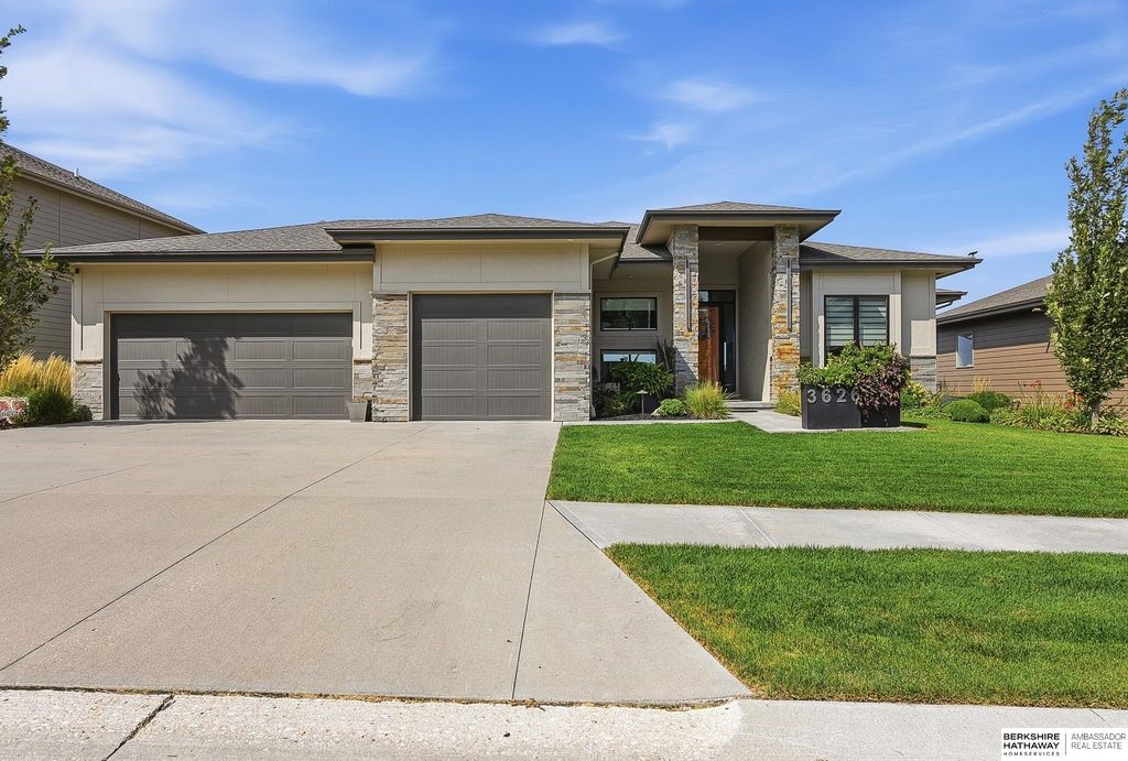 3626 S 205th Street, Elkhorn
