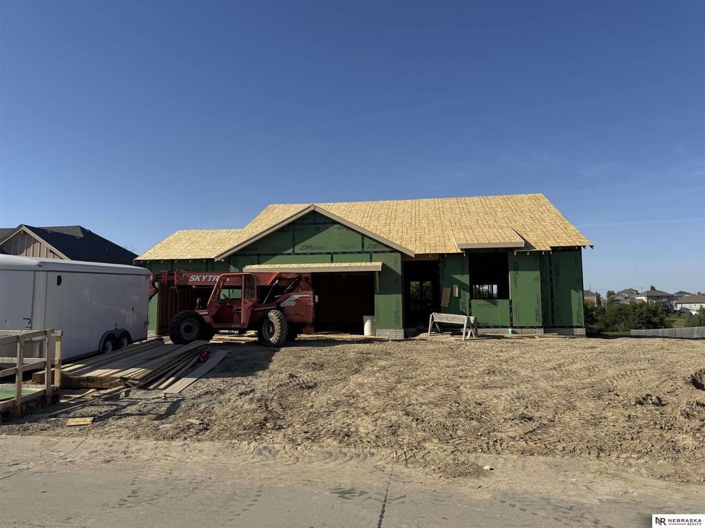 10910 Portage Drive, Papillion