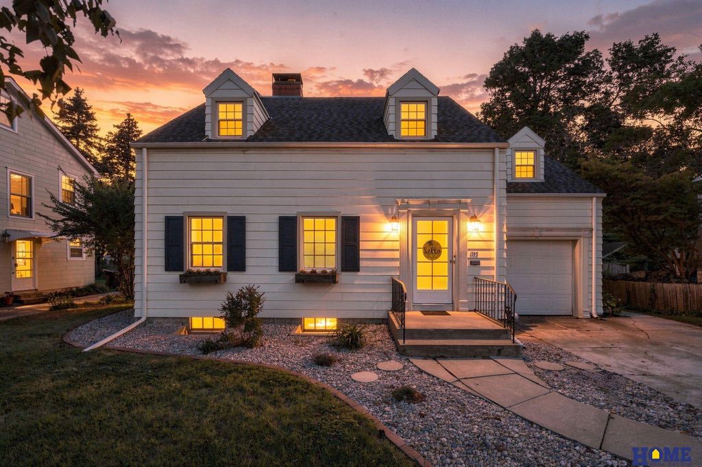 1145 N 38th Street, Lincoln