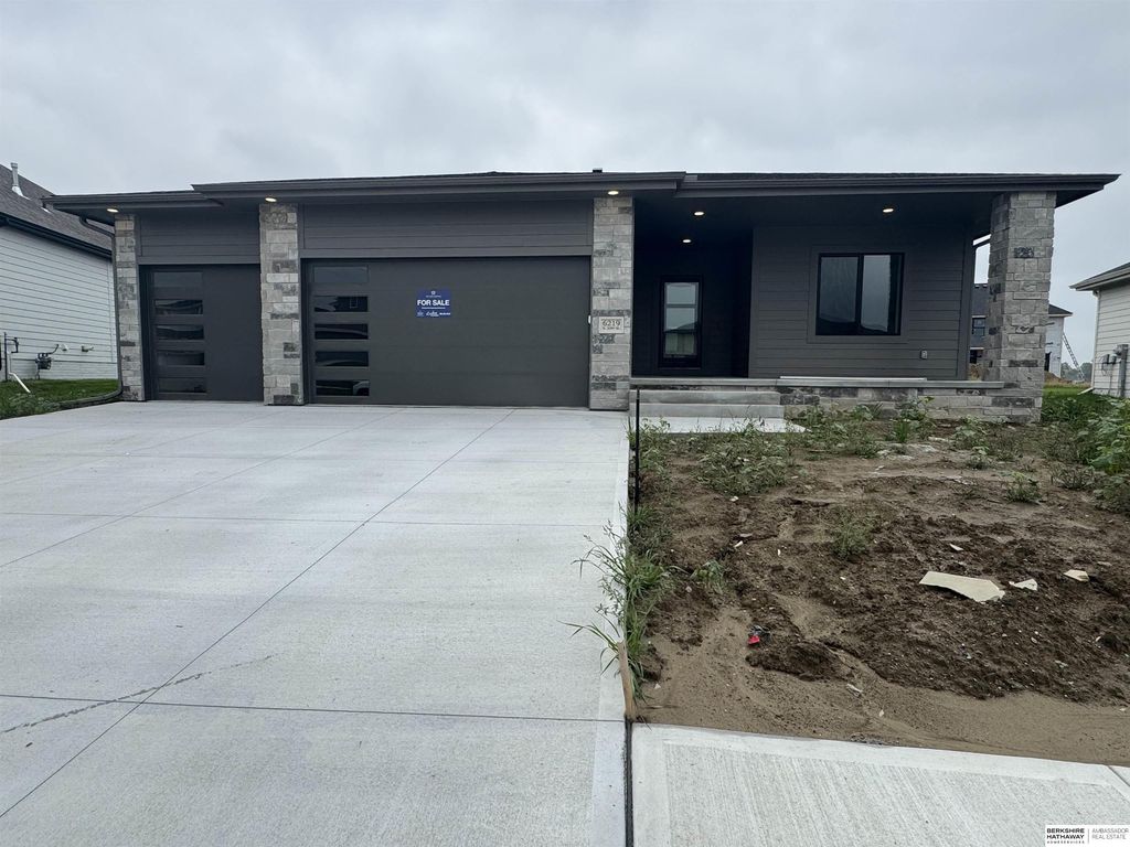 6219 N 209 Street, Elkhorn