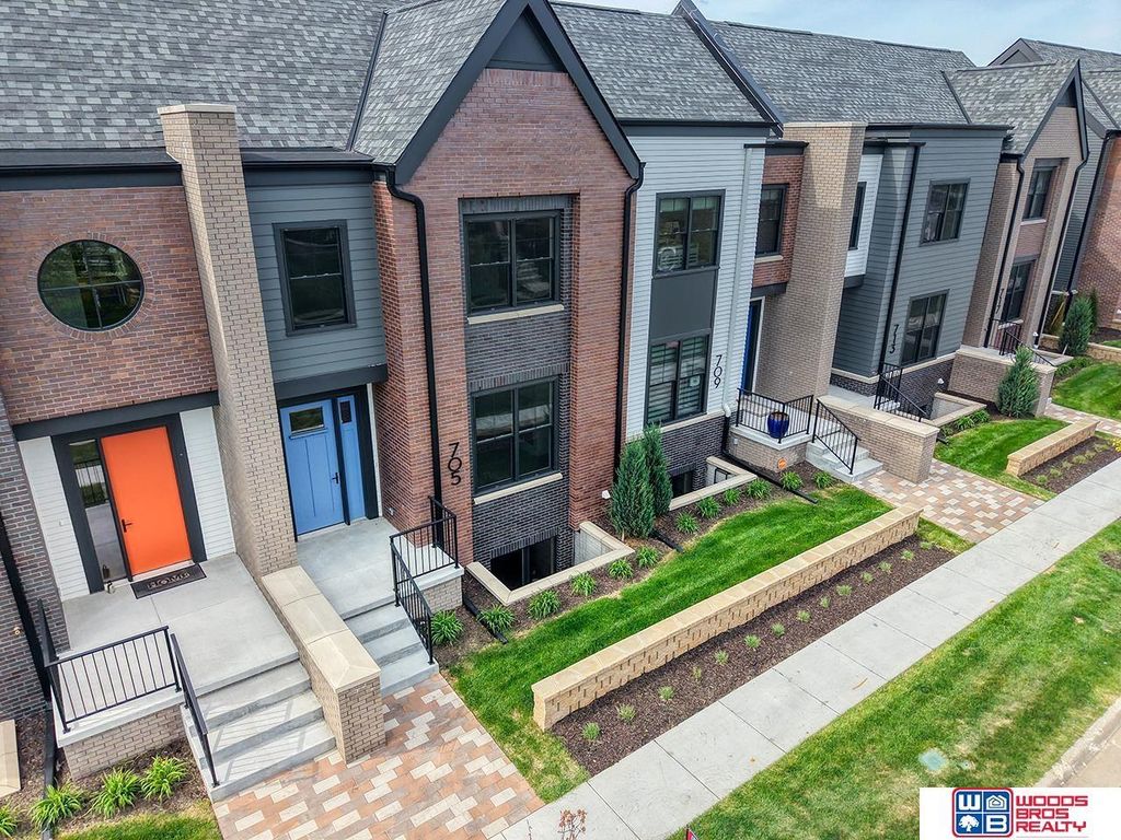 705 Blue Sage Boulevard, Lincoln