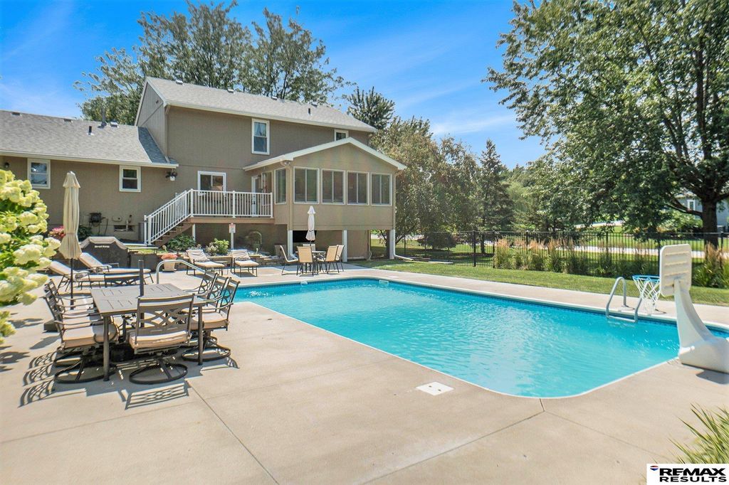 21938 Trailridge Boulevard, Elkhorn