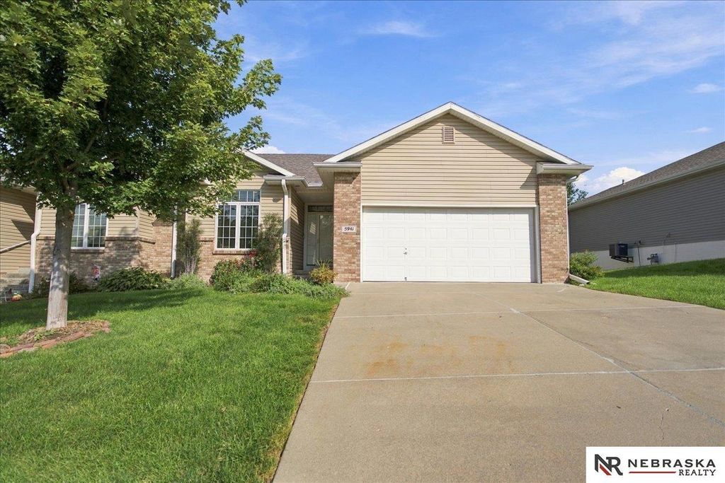 5941 N 92nd Avenue, Omaha