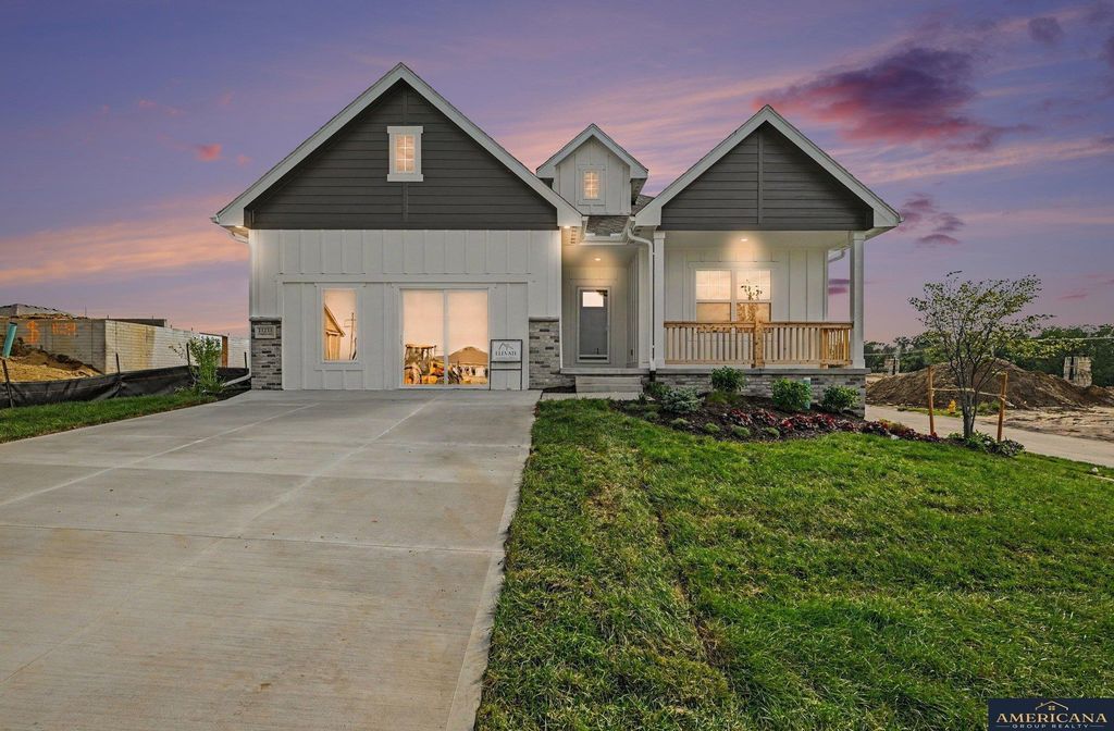 11253 Longshore Avenue, Papillion