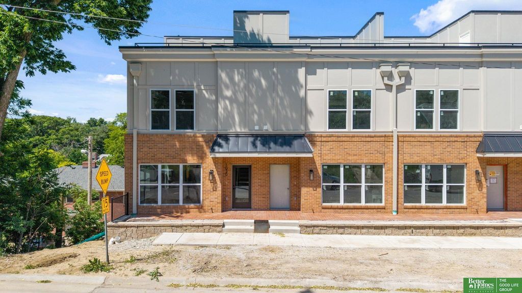 1026 S 33rd Street, Omaha
