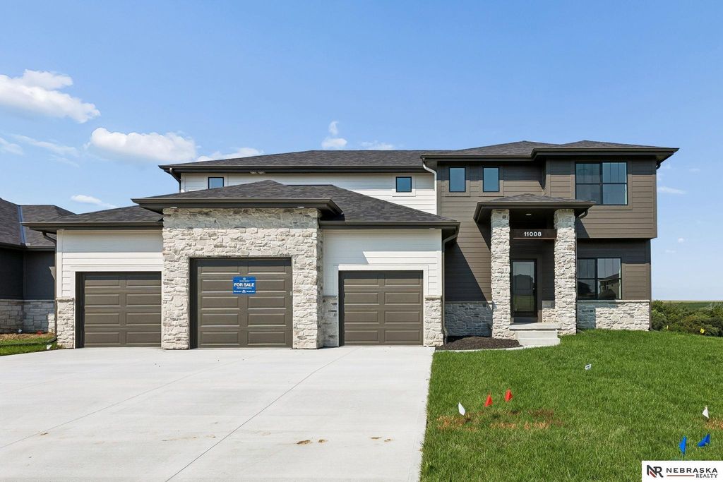 11008 N 172 Street, Bennington