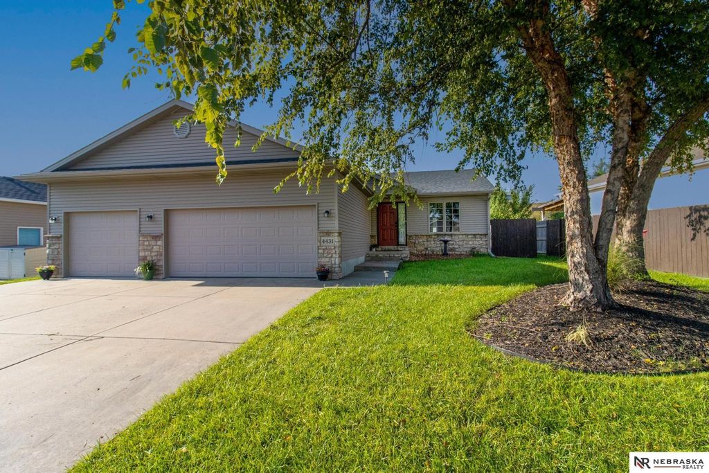 4431 W Leighton Avenue, Lincoln