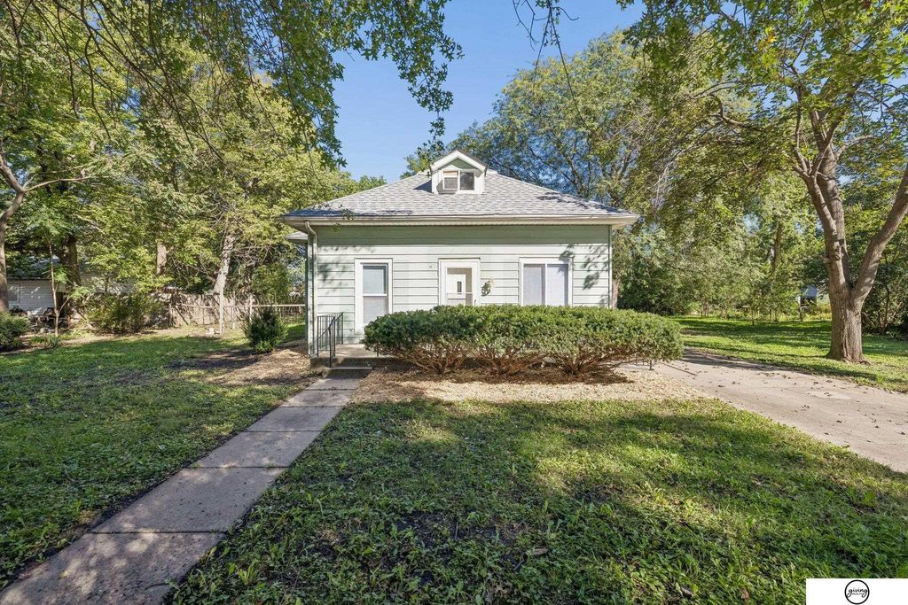 3918 Madison Avenue, Lincoln