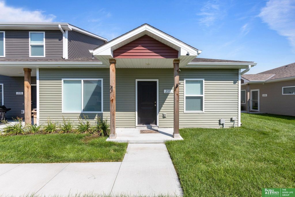 2127 N Aaron Way, Fremont
