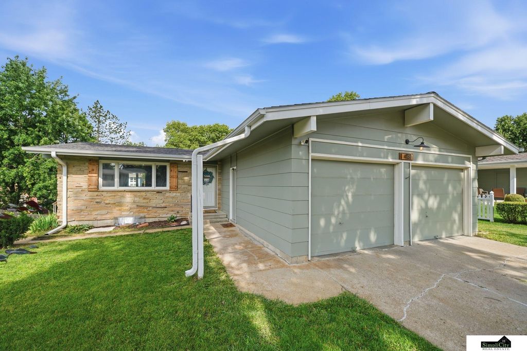 431 W Broadview Drive, Lincoln